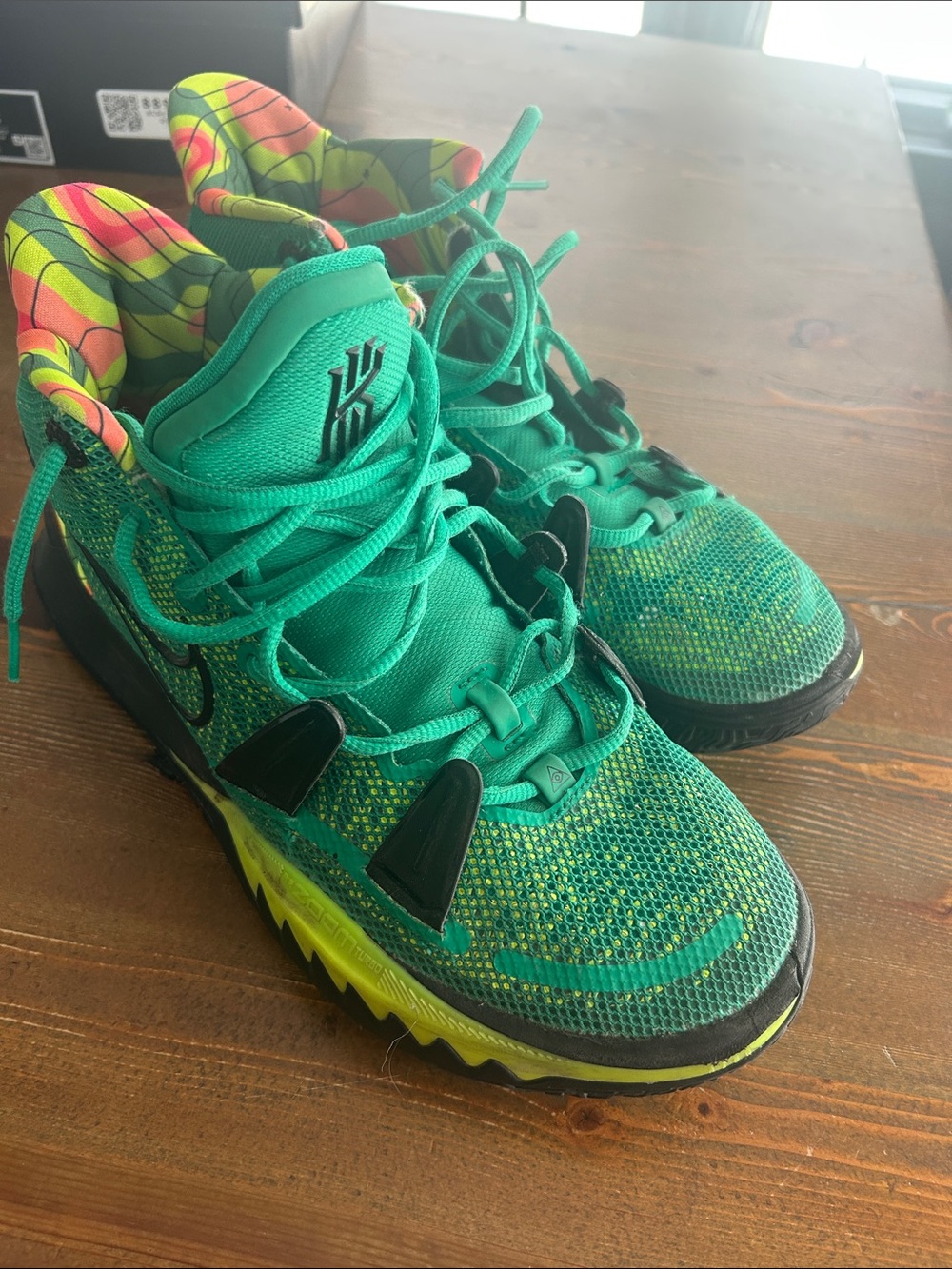 Nike Kyrie 7 “Rayguns” Basketball Shoes Men’s Size 10.5
